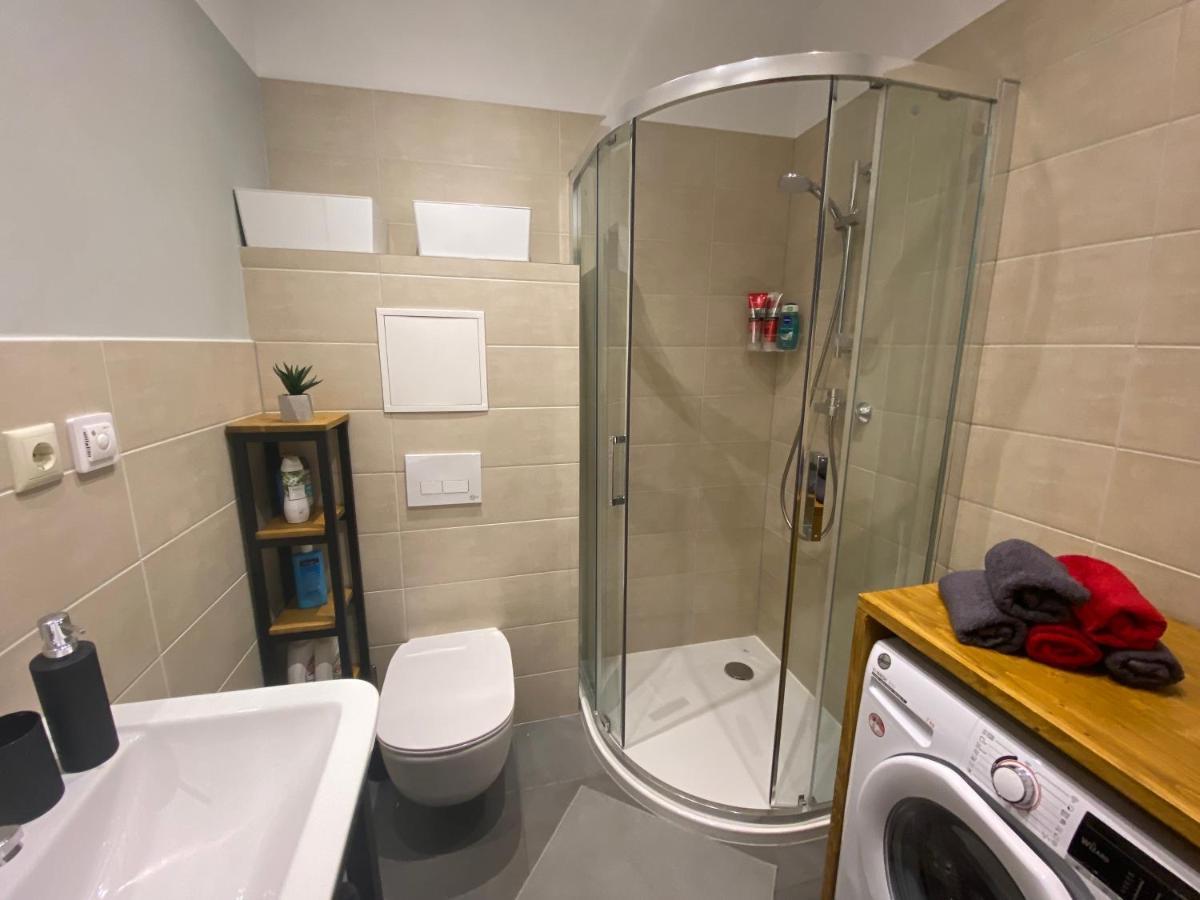 Pearl - New And Cosy Apartment Close To Center Riga Esterno foto